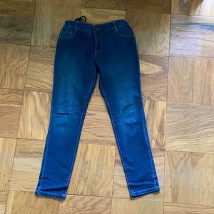 stretchy blue jeans!!